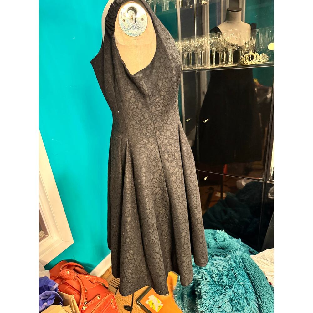 White House Black Market Black Textured Fit-and-Flare Midi Dress - Picture 5 of 9